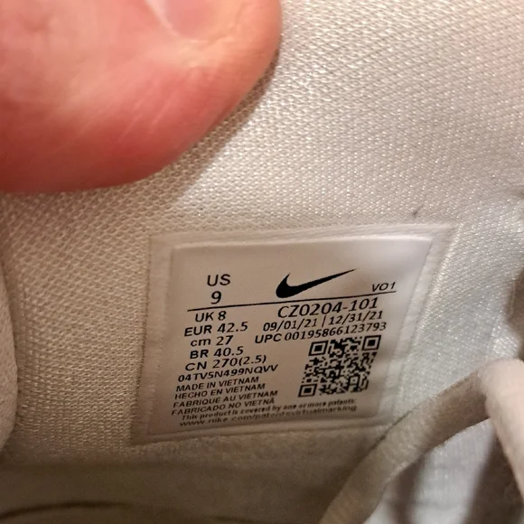 Nike Kyrie Sneakers Size9 MENS - Picture 4 of 9